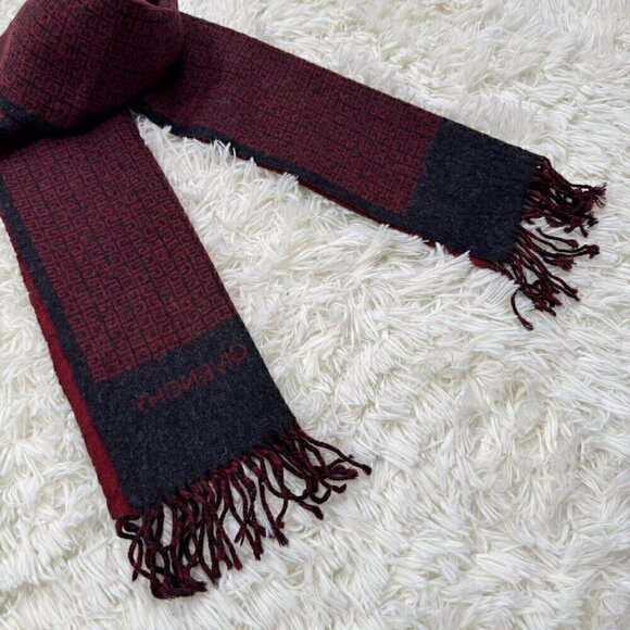 Givenchy scarf - Picture 6 of 8